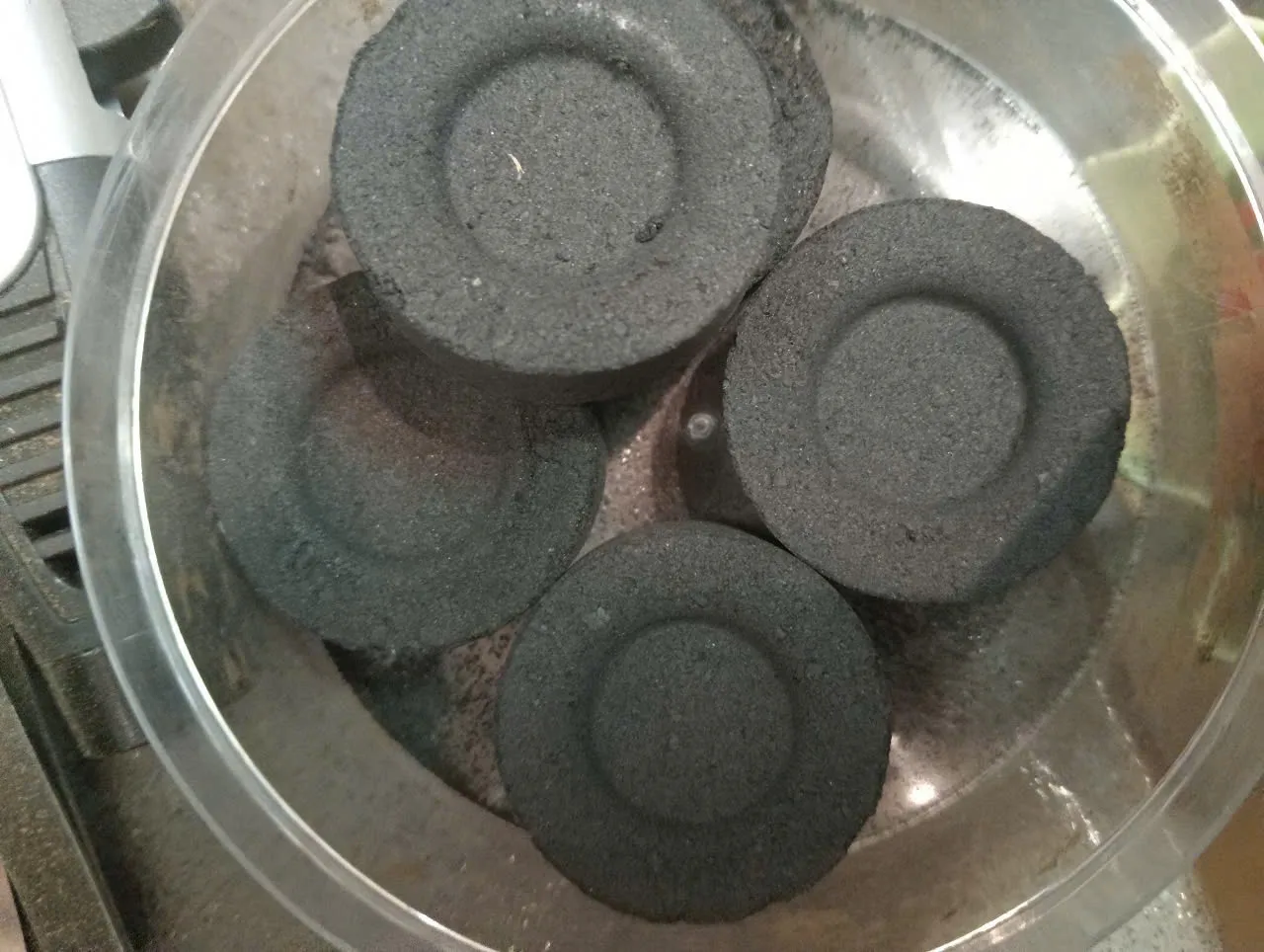 Round Charcoal Tablets for Agarwood Burning – Premium Oud Incense Charcoal (Box of 100)